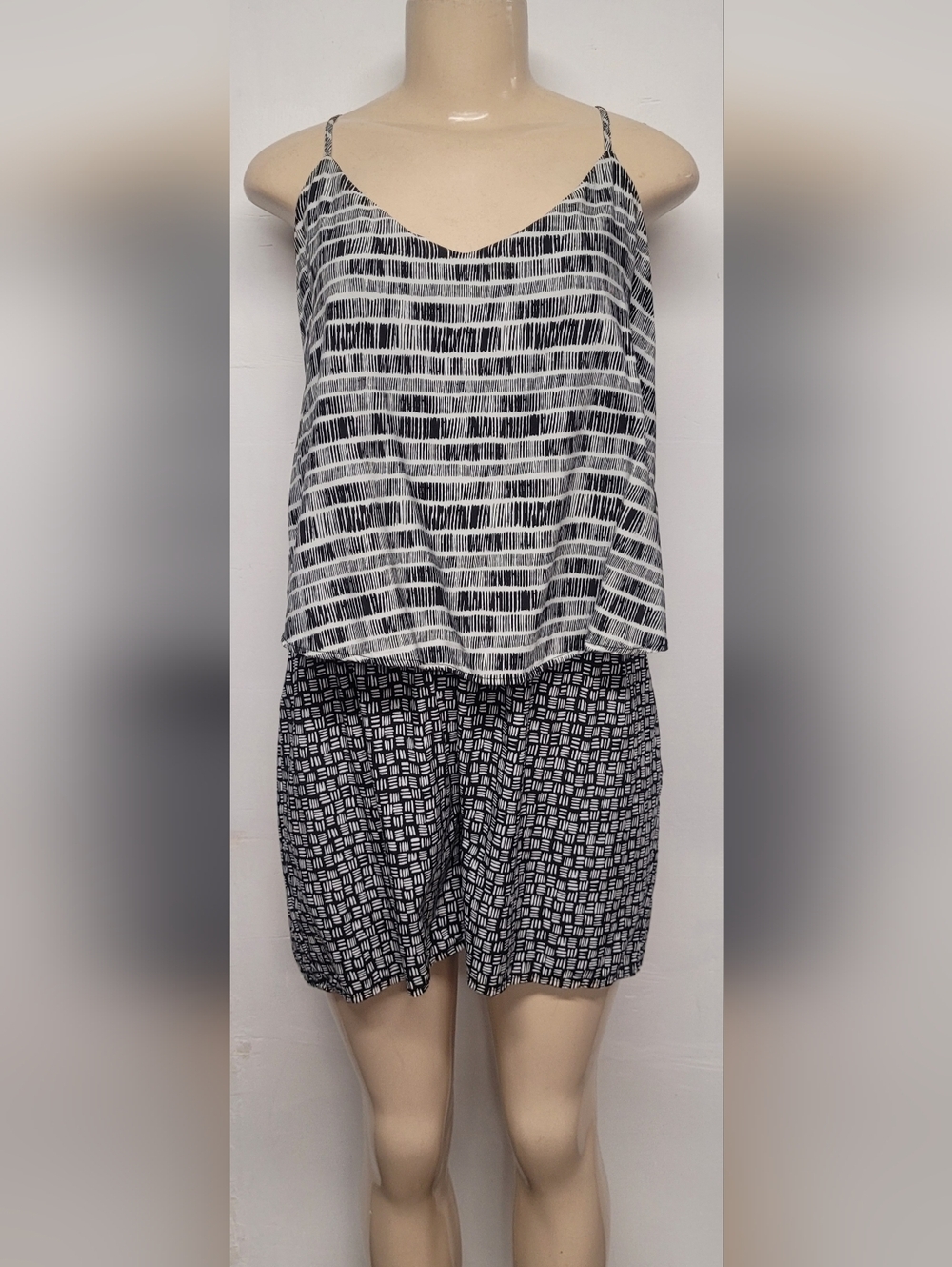 Old Navy L Shorts Romper Spaghetti Straps Polyester